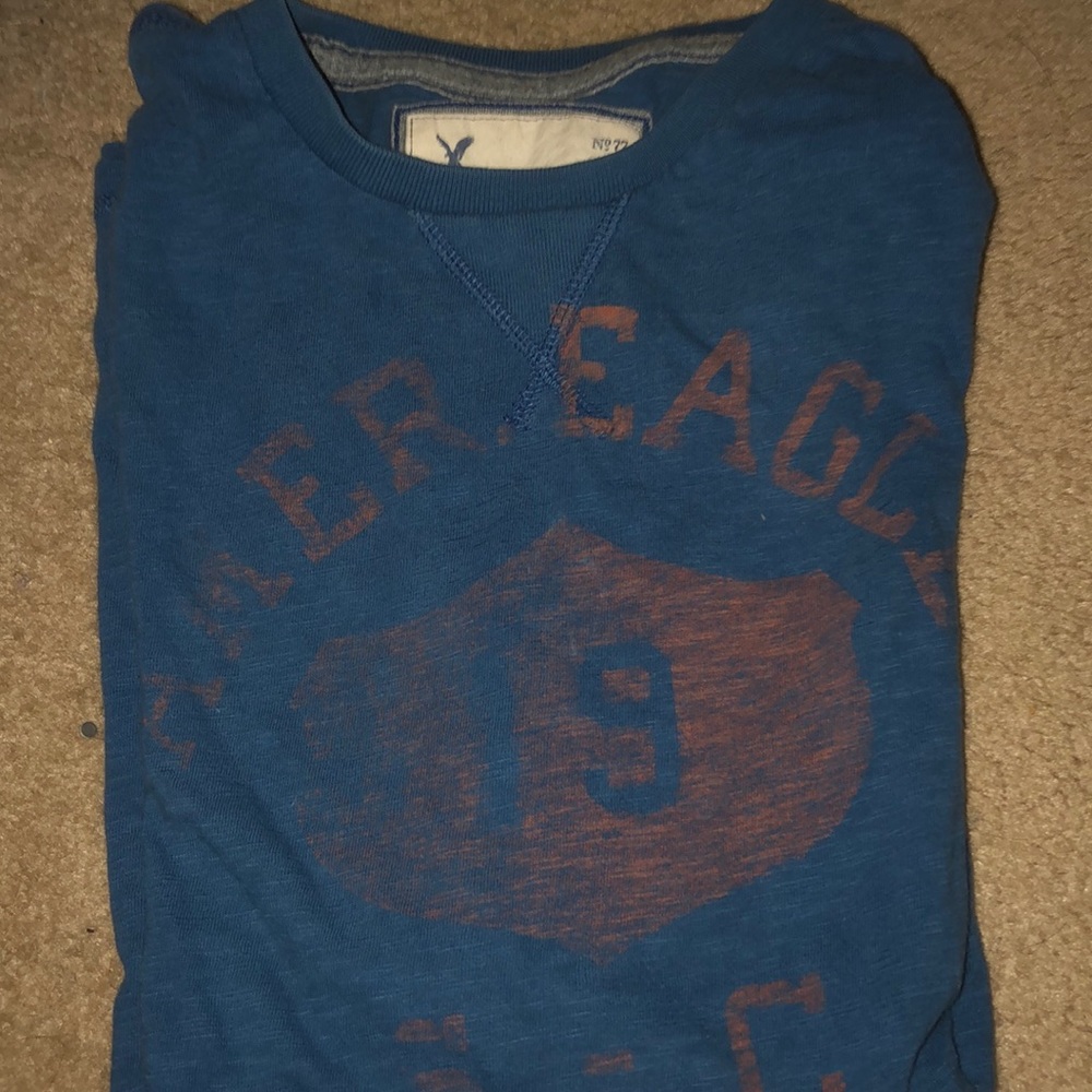 American Eagle Outfitters t shirt